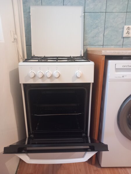 Aragaz Arctic AGM5500F,Gaz,4 Arzatoare si Hota Whirlpool AKR 428 WH 1 Motor